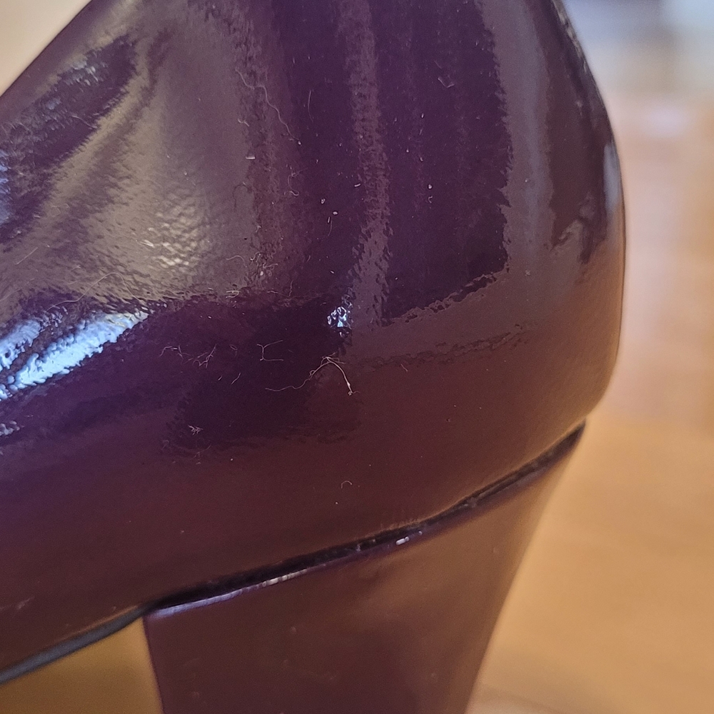 Shoes - Picture 2 of 6